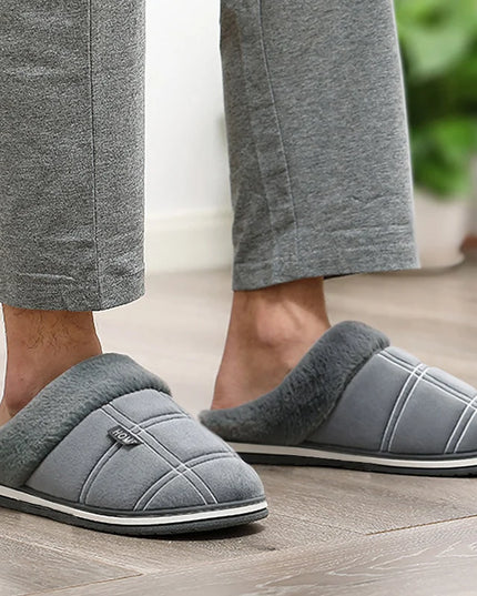 Klapki z motywem kraty i ociepleniem