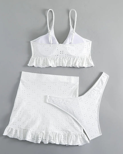 Dwuczęściowy strój kąpielowy z falbankami w zestawie ze spódnicą - 3 elementy