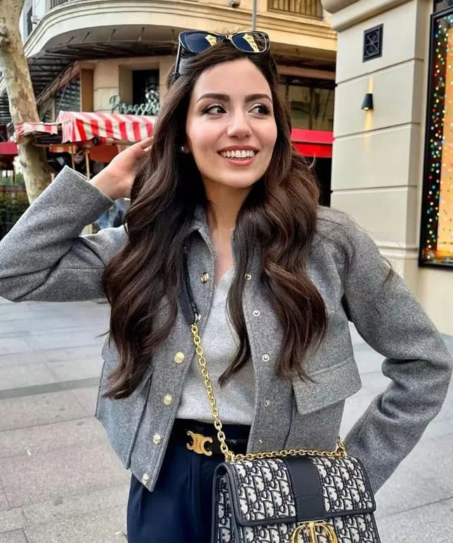 Elegancka damska kurtka przejściowa z kołnierzykiem i modnymi guzikami