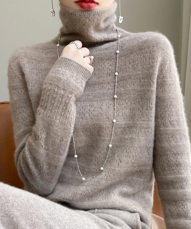 Damski sweter dziergany golf z wełny merino – premium