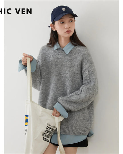 Damski sweter dziergany z okrągłym dekoltem – minimalistyczny