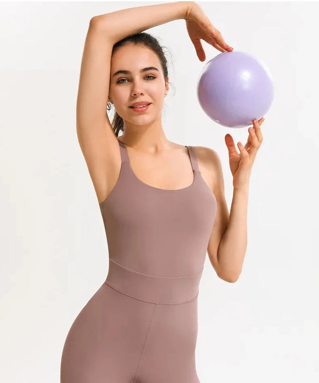 Sportowy komplet damski jednoczęściowy z ozdobnym tyłem