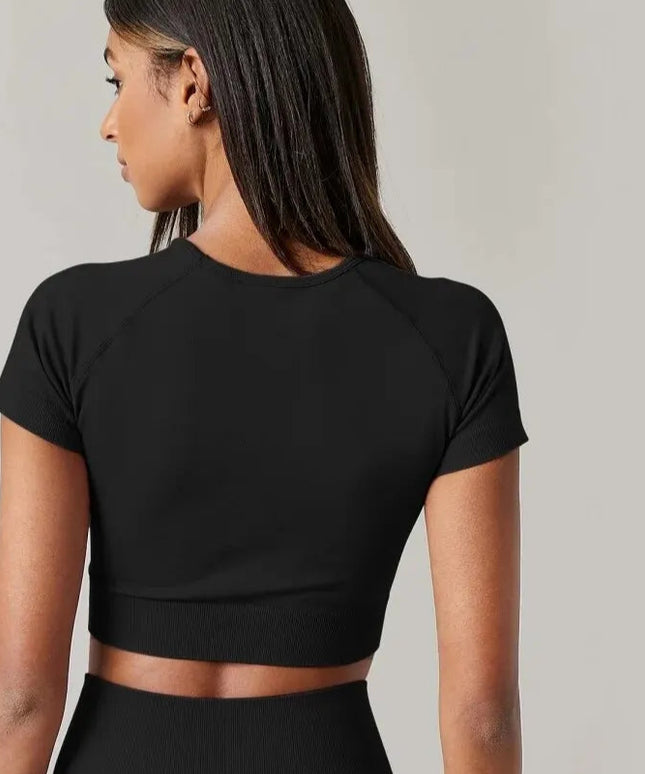 Modny damski top sportowy z krótkim rękawem