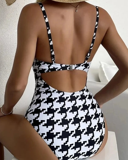 Jednoczęściowy strój kąpielowy monokini z wbudowanym biustonoszem