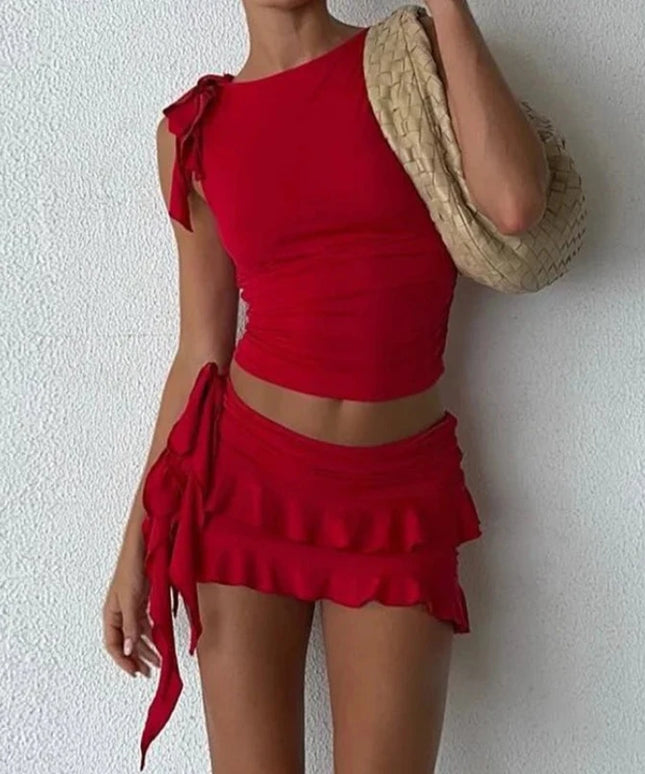 Komplet damski ze spódniczką mini z falbankami