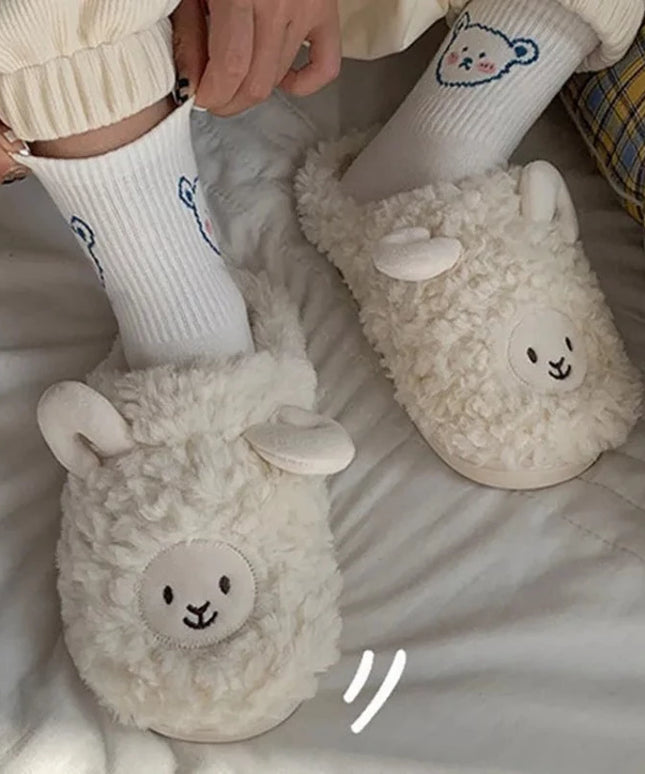 Klapki futrzane z owcą