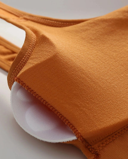 Sportowy biustonosz z przedłużanym dołem