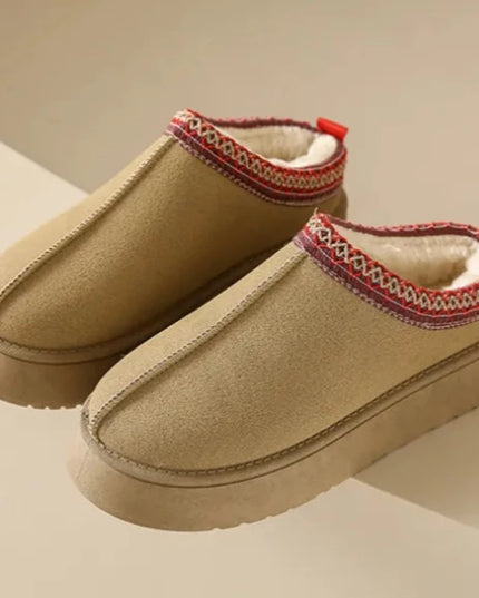 Klapki na wysokiej podeszwie