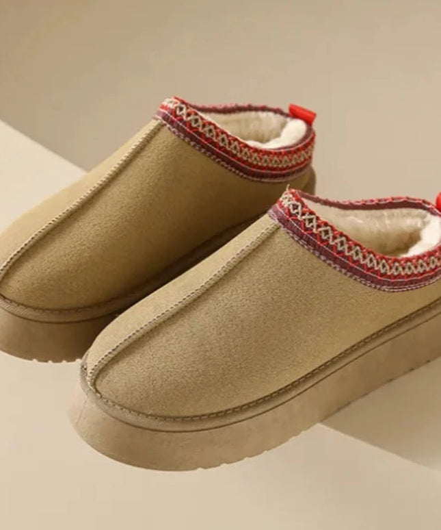 Klapki na wysokiej podeszwie