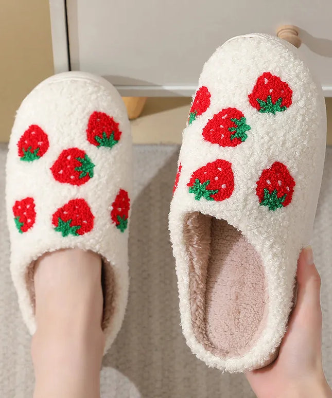 Klapki z motywem truskawek