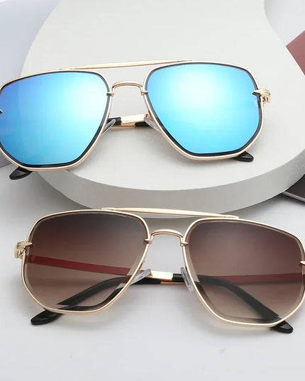 Męskie okulary przeciwsłoneczne ze złotą oprawą