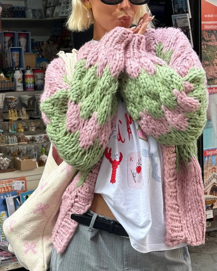 Kolorowy sweter damski oversize z grubym splotem – modny kardigan z długim rękawem