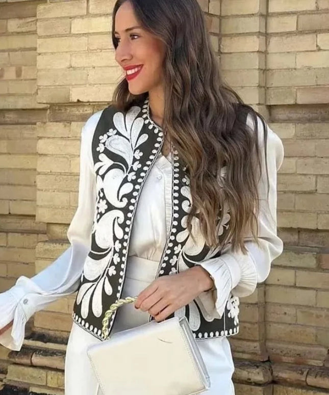 Kamizelka damska z haftowanym motywem kwiatów