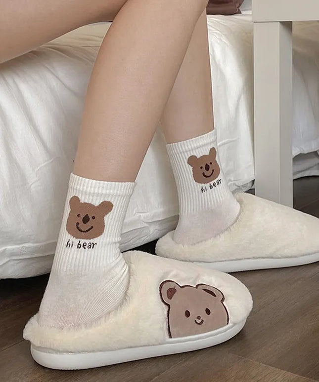 Klapki futrzane z motywem misia