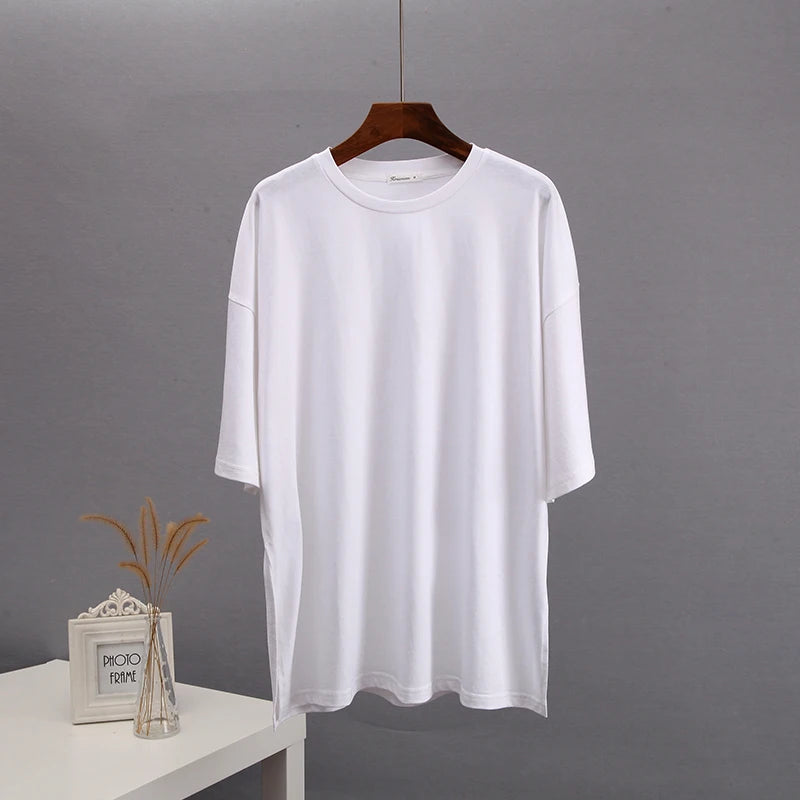 Damski T-shirt bawełniany z rozcięciem po bokach
