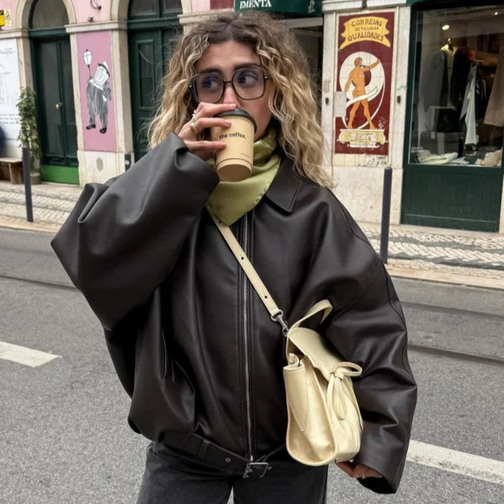 Damska skórzana kurtka przejściowa w stylu vintage - krój oversize