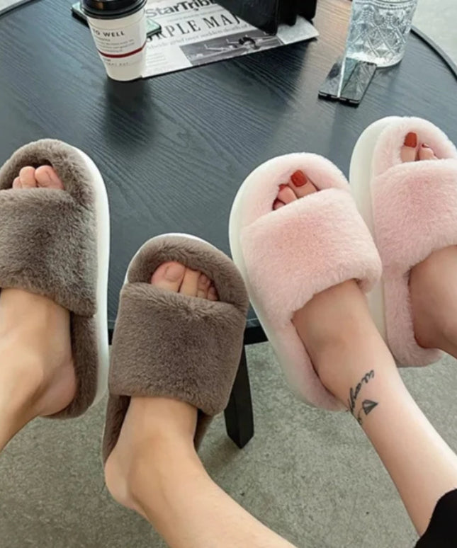 Klapki puszyste na podwyższonej podeszwie