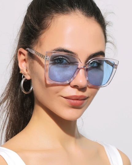 Damskie okulary przeciwsłoneczne z dekoracyjnymi zausznikami
