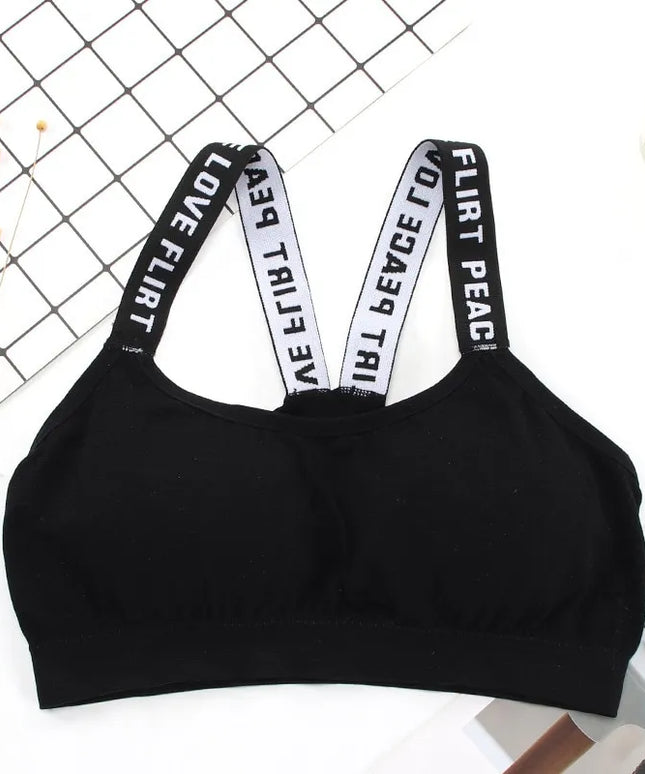 Sportowy biustonosz z ozdobnym napisem na ramiączkach