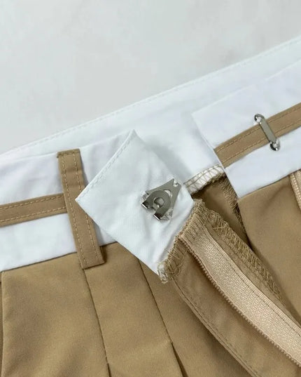 Komplet damski elegancki z krótką marynarką i garniturowymi spodniami