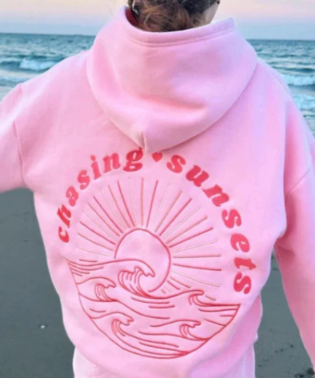 Damska bluza z kapturem i aplikacją na tyle