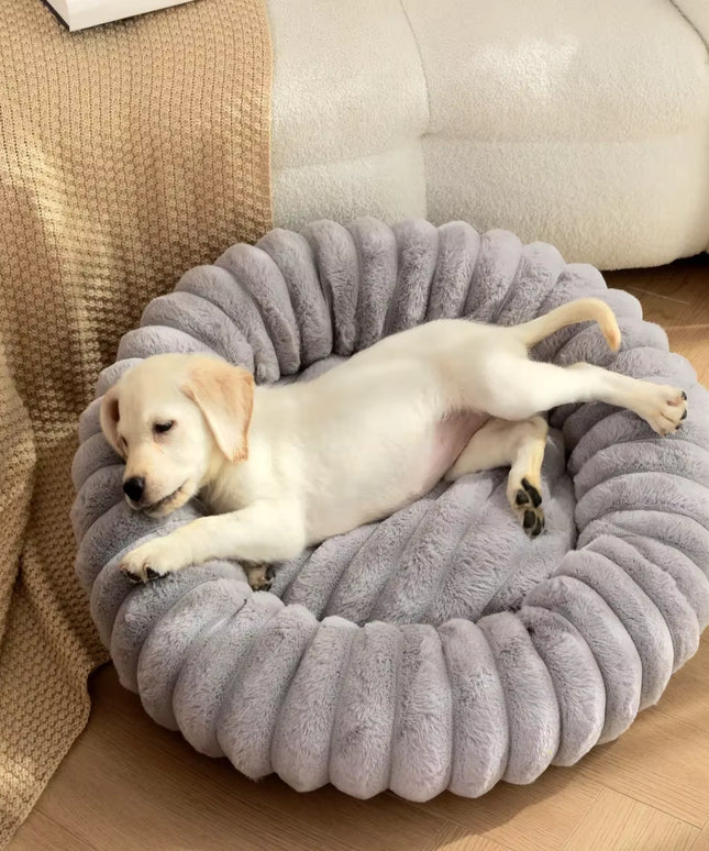 Okrągłe legowisko dla pupila – miękkie, karbowane posłanie z pluszu dla psa lub kota