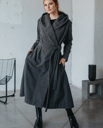 Damski płaszcz zimowy wiązany w talii — elegancki wrap coat