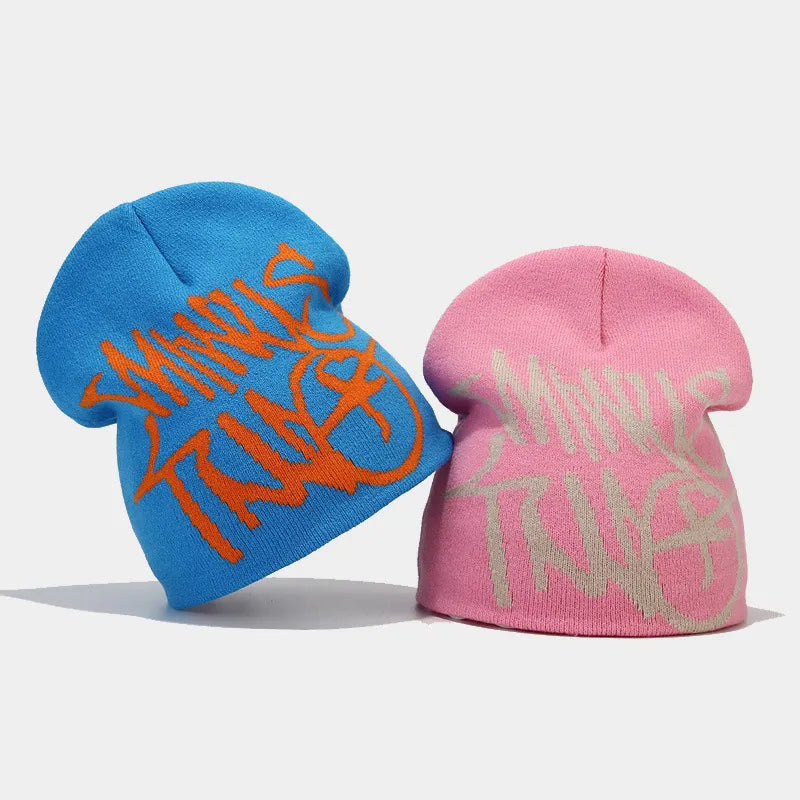 Czapka unisex w kolorowe wzory