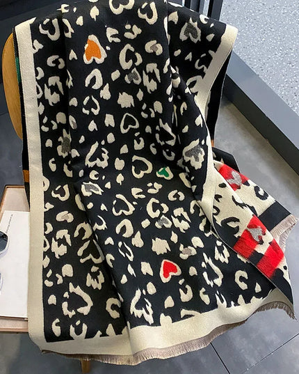 Szalik damski z kolorowym motywem