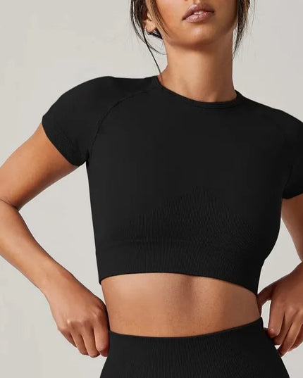 Modny damski top sportowy z krótkim rękawem