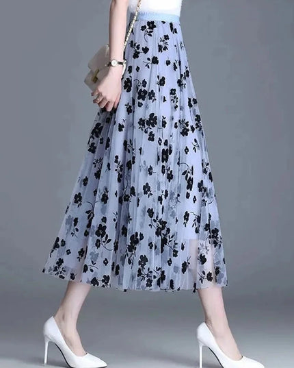 Spódnica midi w czarne kwiatki