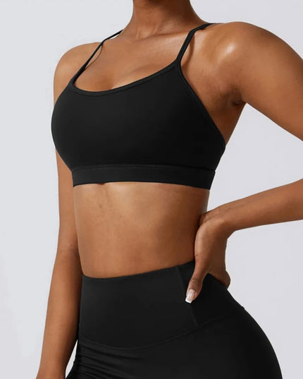 Sportowy komplet damski z biustonoszem ze skrzyżowanymi ramiączkami