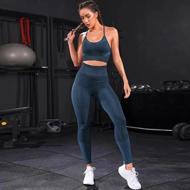 Sportowy komplet damski - legginsy push up i biustonosz ze skrzyżowanymi ramiączkami
