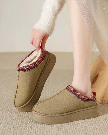 Klapki na wysokiej podeszwie