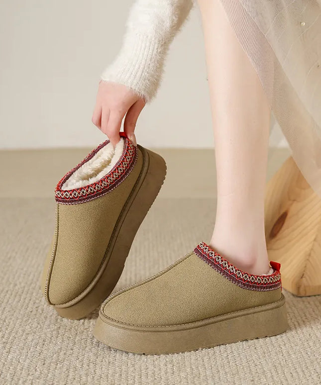 Klapki na wysokiej podeszwie