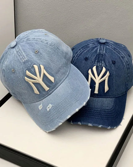 Czapka unisex z daszkiem i haftem