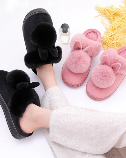 Klapki z pomponem i uszami