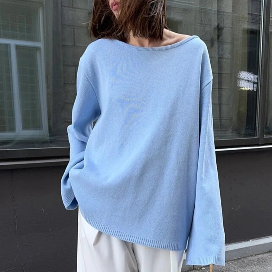 Sweter damski oversize z odkrytymi plecami – miękka gładka dzianina, długi rękaw