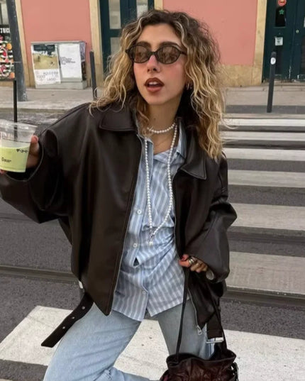 Damska skórzana kurtka przejściowa w stylu vintage - krój oversize