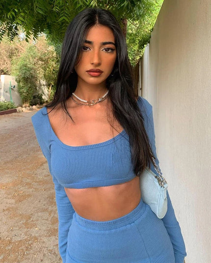 Komplet damski z prążkowanego materiału - top i spódnica mini