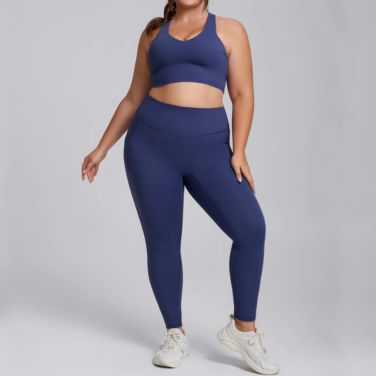 Komplet sportowy damski plus size - bezszwowe legginsy i top