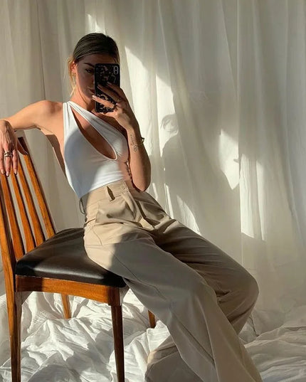 Body damskie z wycięciem