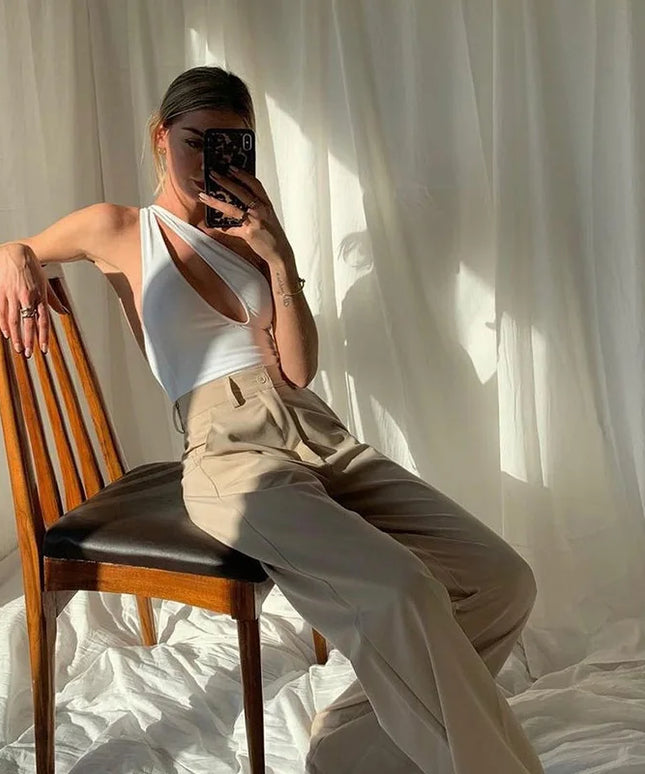 Body damskie z wycięciem