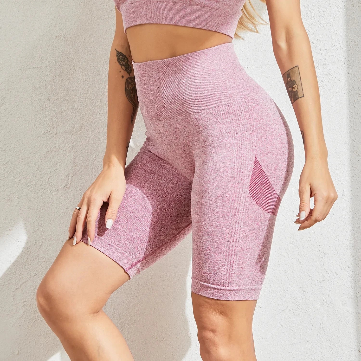 Sportowe legginsy damskie z wysokim stanem o długości do połowy uda