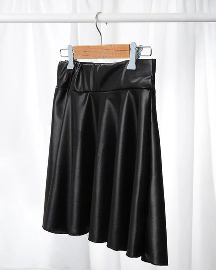 Spódnica mini trapezowa ze sztucznej skóry