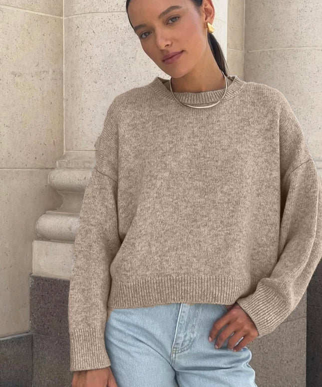 Modny sweter damski o klasycznym kroju