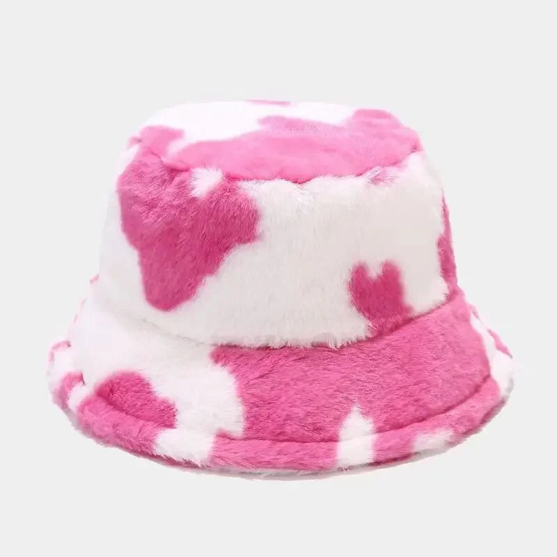 Czapka damska z motywem krowich łat