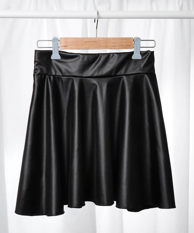 Spódnica mini trapezowa ze sztucznej skóry