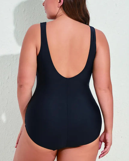 Jednoczęściowy strój kąpielowy plus size we wzory