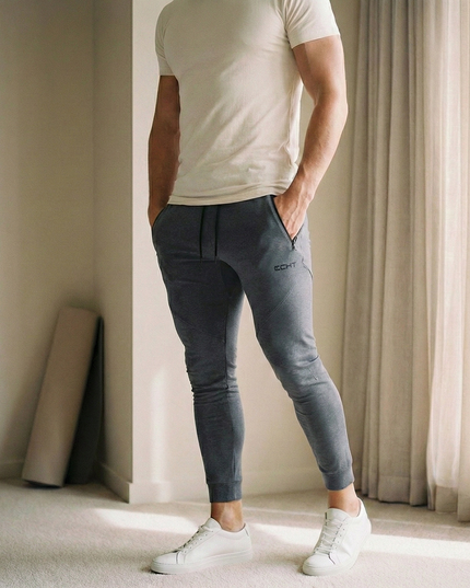 Sportowe dresy męskie o bardzo dopasowanym kroju